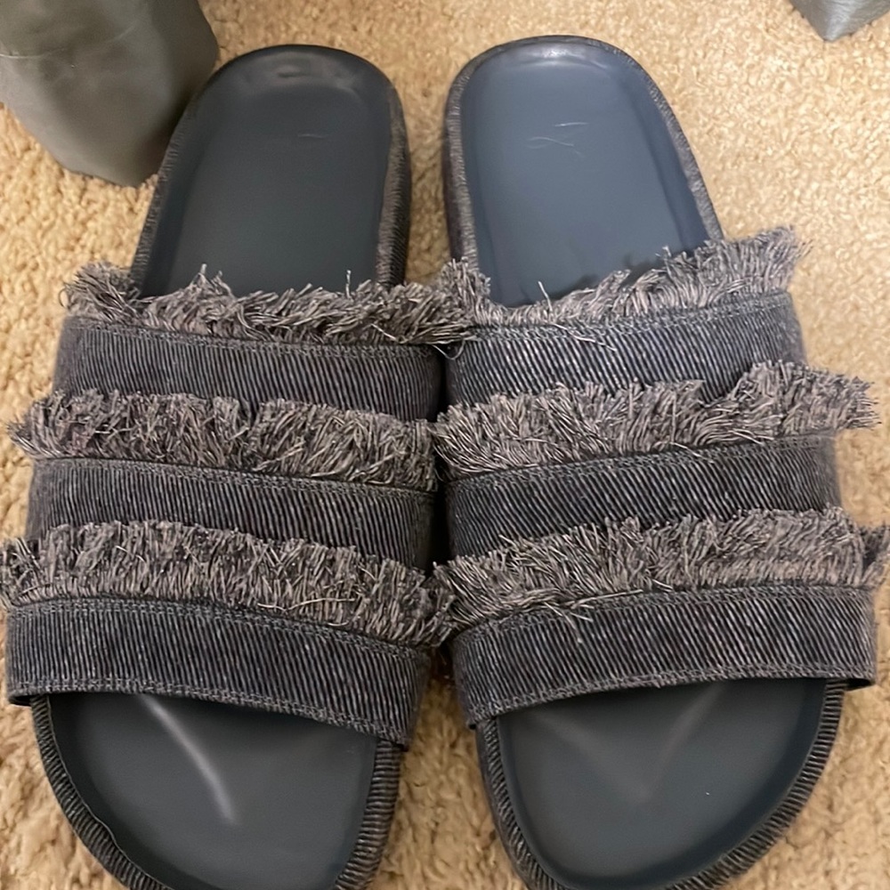Joie flip flops blue demin